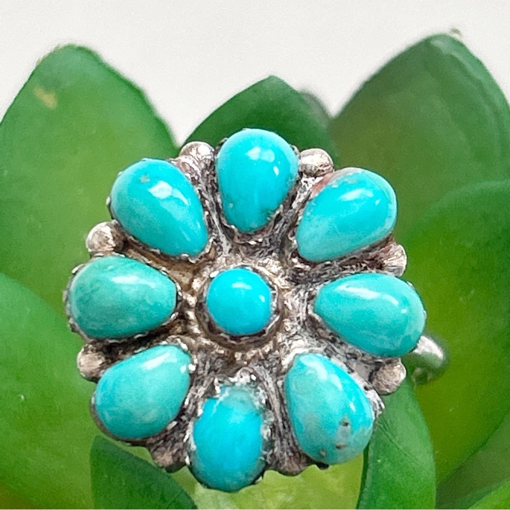 Vintage Signed Eriacho Zuni Turquoise Flower Sterling Silver Ring - Picture 10 of 15